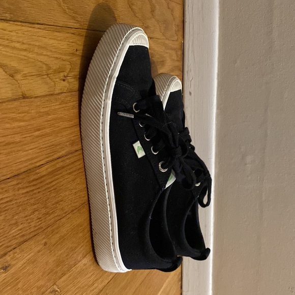 Cariuma OCA low black canvas sneakers, size 9 - Picture 6 of 6
